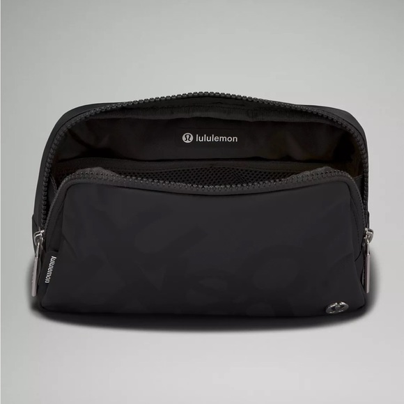 NEW Lululemon Everywhere Belt Bag Large 2L Black - Picture 4 of 6